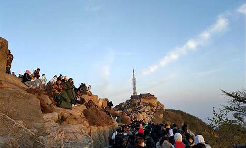 23夜爬泰山天气_泰山天气预报15天景区山顶