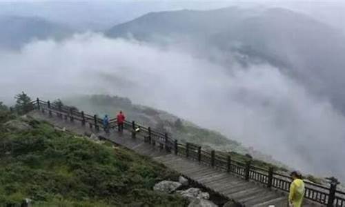 雷雨天爬山有没有危险_雷阵雨天气适合爬山吗